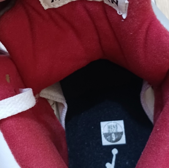 Jordan 5 Retro "Fire-Red" 2013 Basketball Shoes size 9 men/10.5 Women - Picture 9 of 13